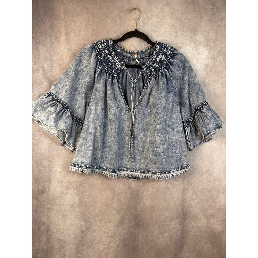 Free People Ainsley Acid Wash Denim Bell Sleeve Smocked Babydoll Size XS Ruffle‎